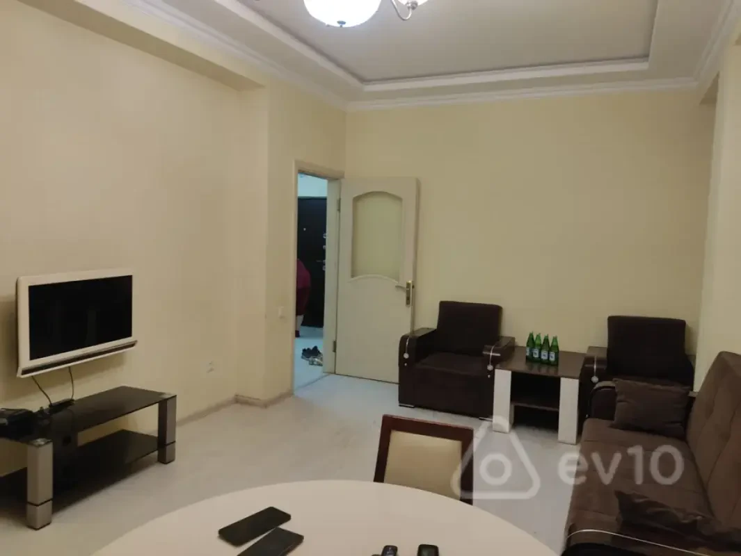Kirayə verilir 3 otaqlı yeni tikili 110 m²