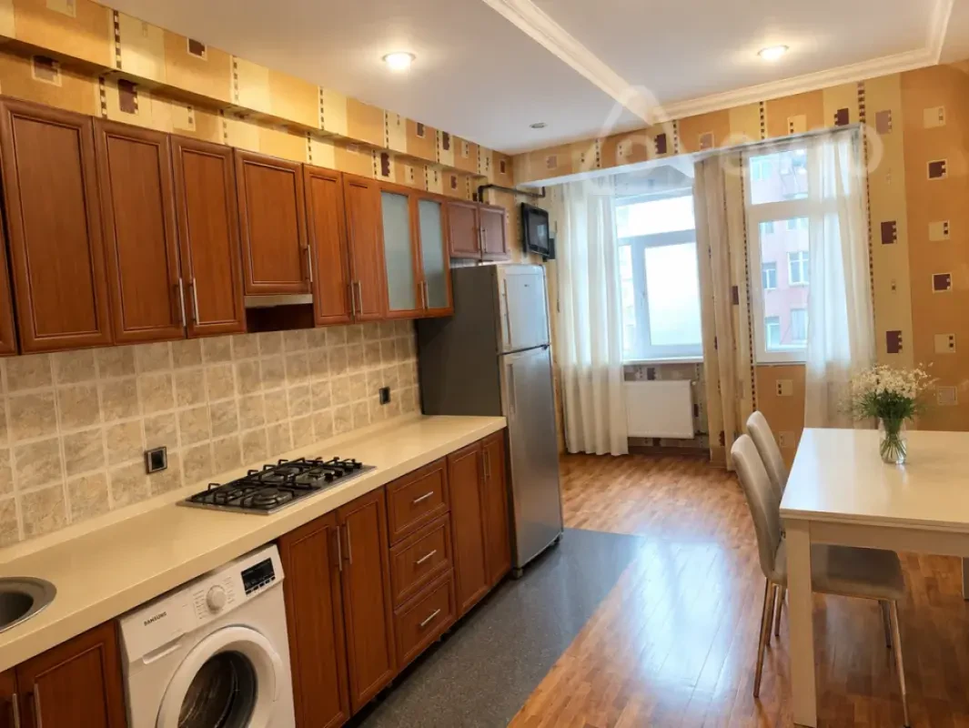 Kirayə verilir 3 otaqlı yeni tikili 120 m²