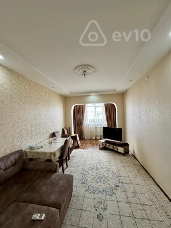 Satılır 4 otaqlı köhnə tikili 105 m²