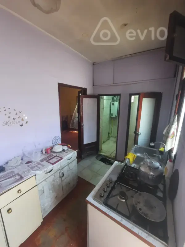 Kirayə verilir 2 otaqlı həyət evi 38 m²