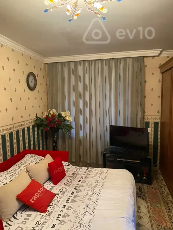 Kirayə verilir 1 otaqlı köhnə tikili 40 m²