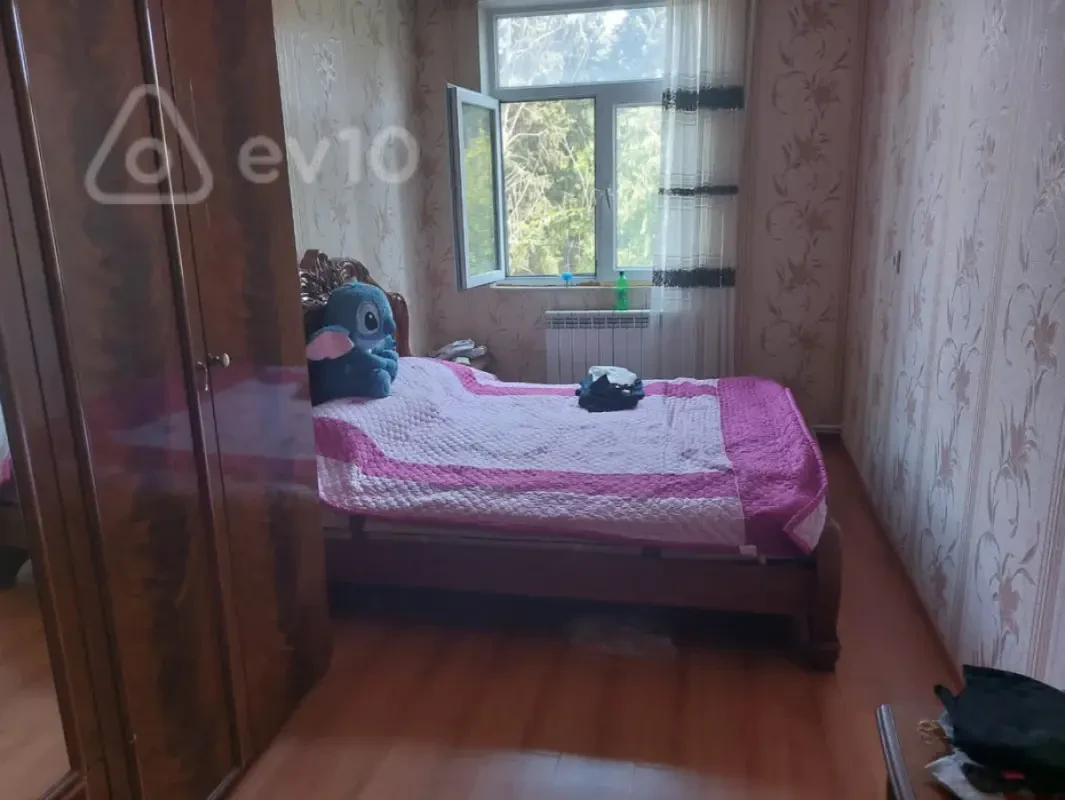 Kirayə verilir 2 otaqlı köhnə tikili 86 m²