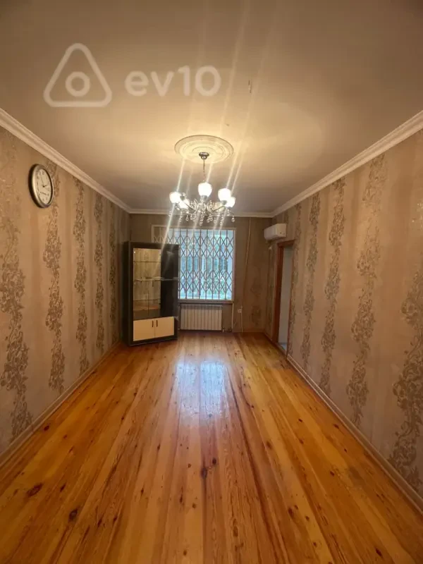 Satılır 3 otaqlı köhnə tikili 50 m²