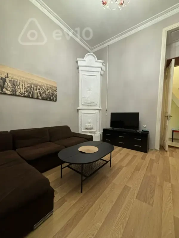 Kirayə verilir 3 otaqlı köhnə tikili 75 m²