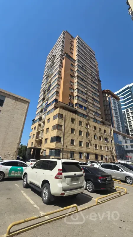 Satılır 3 otaqlı yeni tikili 140 m²