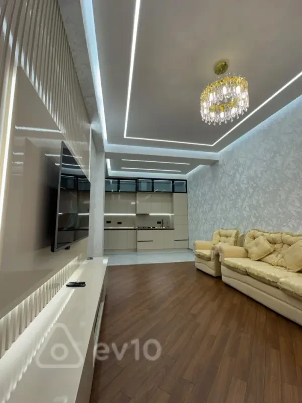 Kirayə verilir 3 otaqlı yeni tikili 120 m²