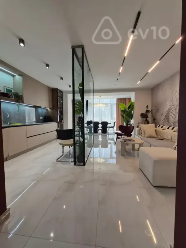 Satılır 3 otaqlı köhnə tikili 106 m²