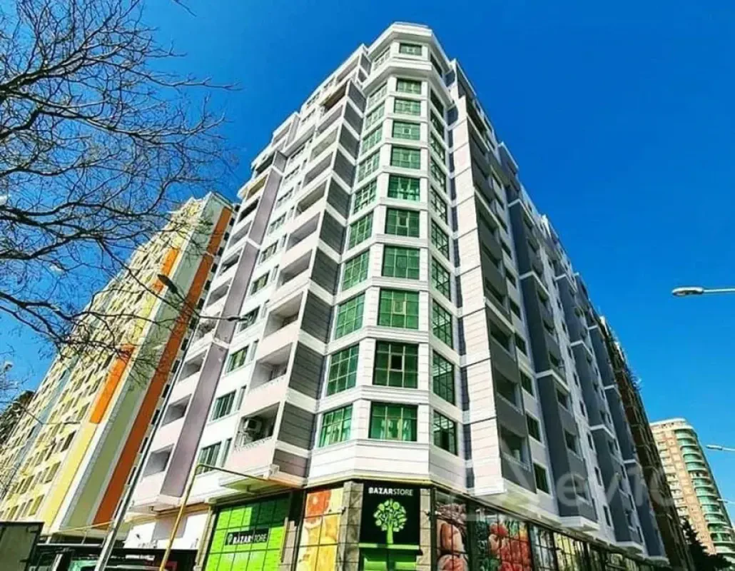Satılır 3 otaqlı yeni tikili 110 m²