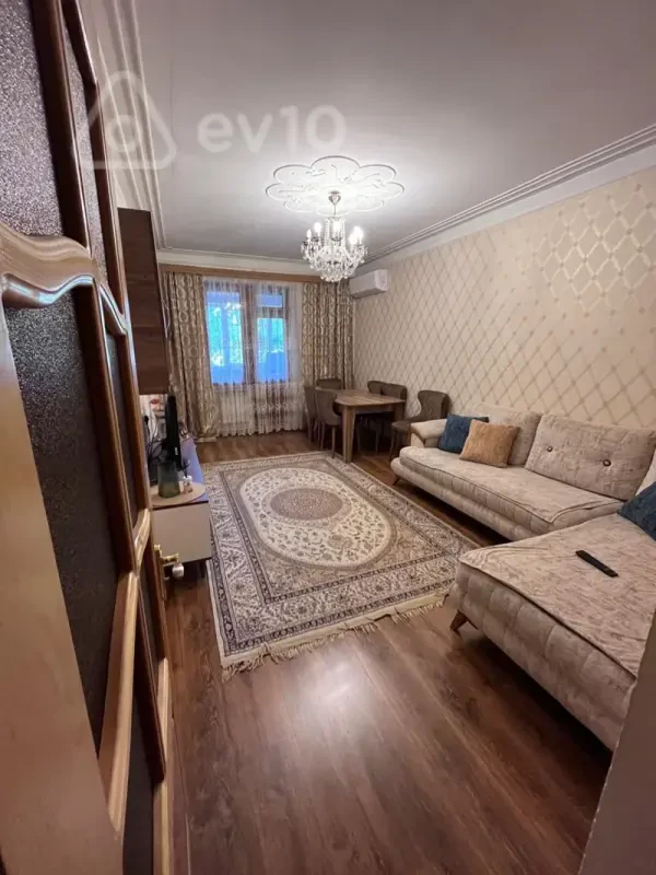 Satılır 3 otaqlı köhnə tikili 90 m²