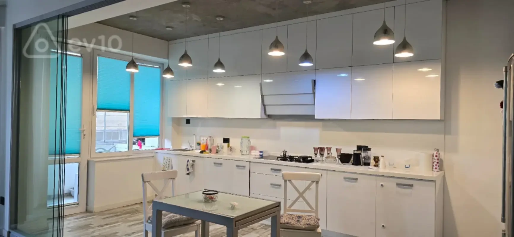 Kirayə verilir 3 otaqlı yeni tikili 150 m²