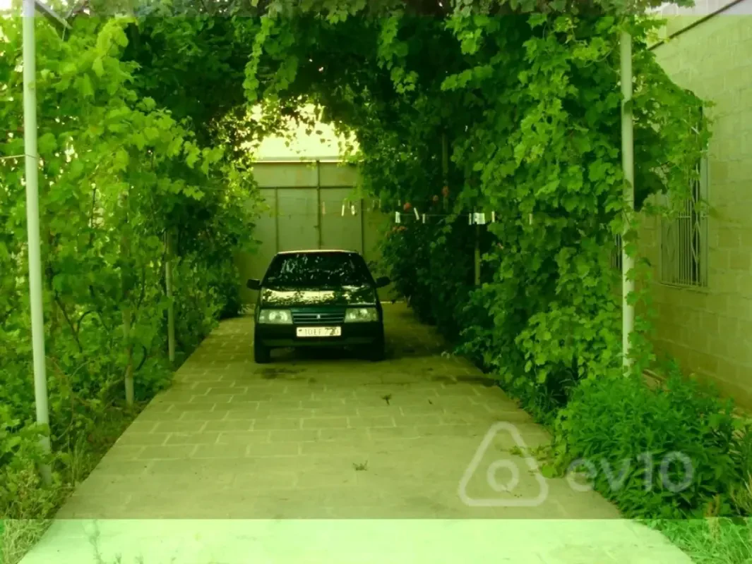 Satılır 6 otaqlı həyət evi 360 m²