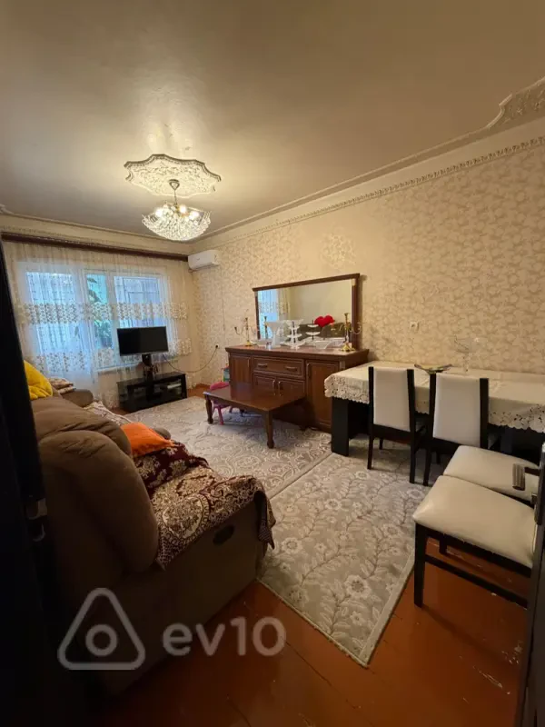 Satılır 3 otaqlı köhnə tikili 85 m²