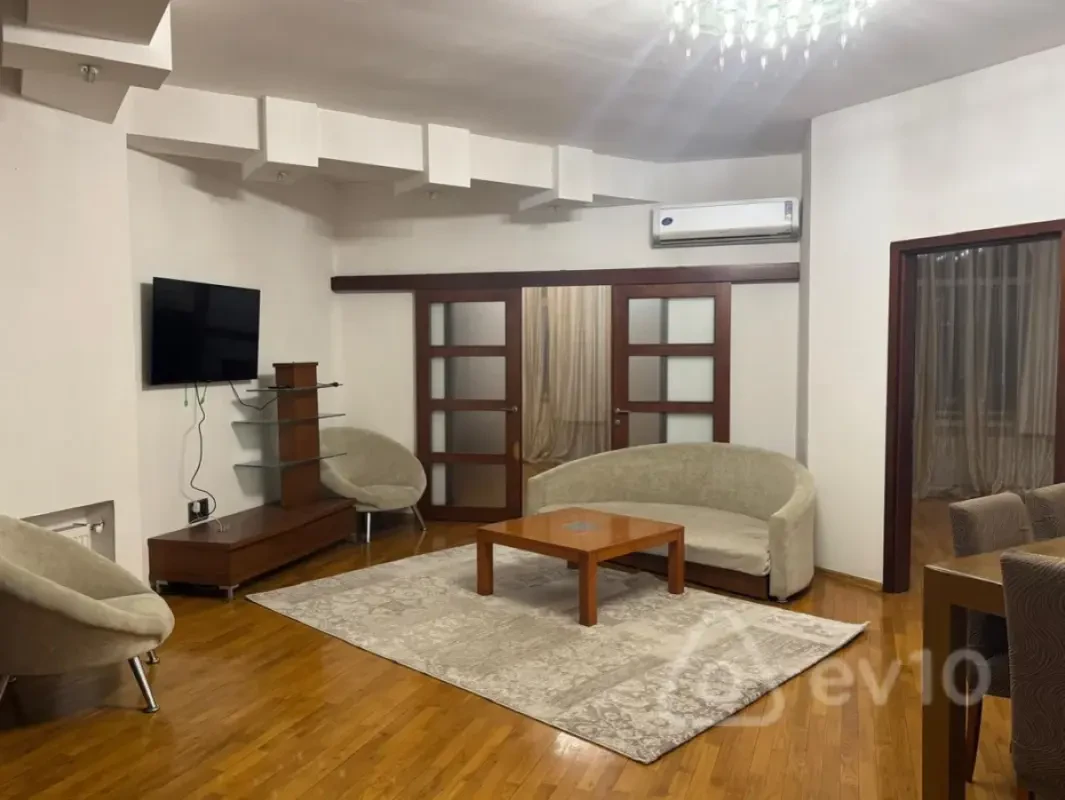 Kirayə verilir 3 otaqlı yeni tikili 100 m²
