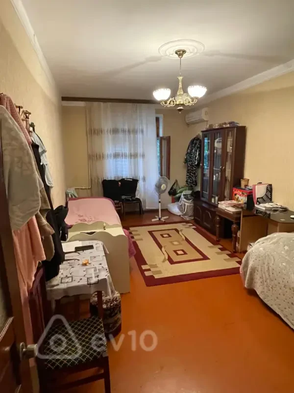 Satılır 2 otaqlı köhnə tikili 55 m²