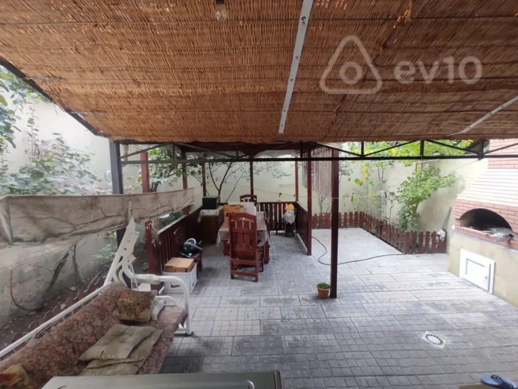 Satılır 2 otaqlı həyət evi 108 m²