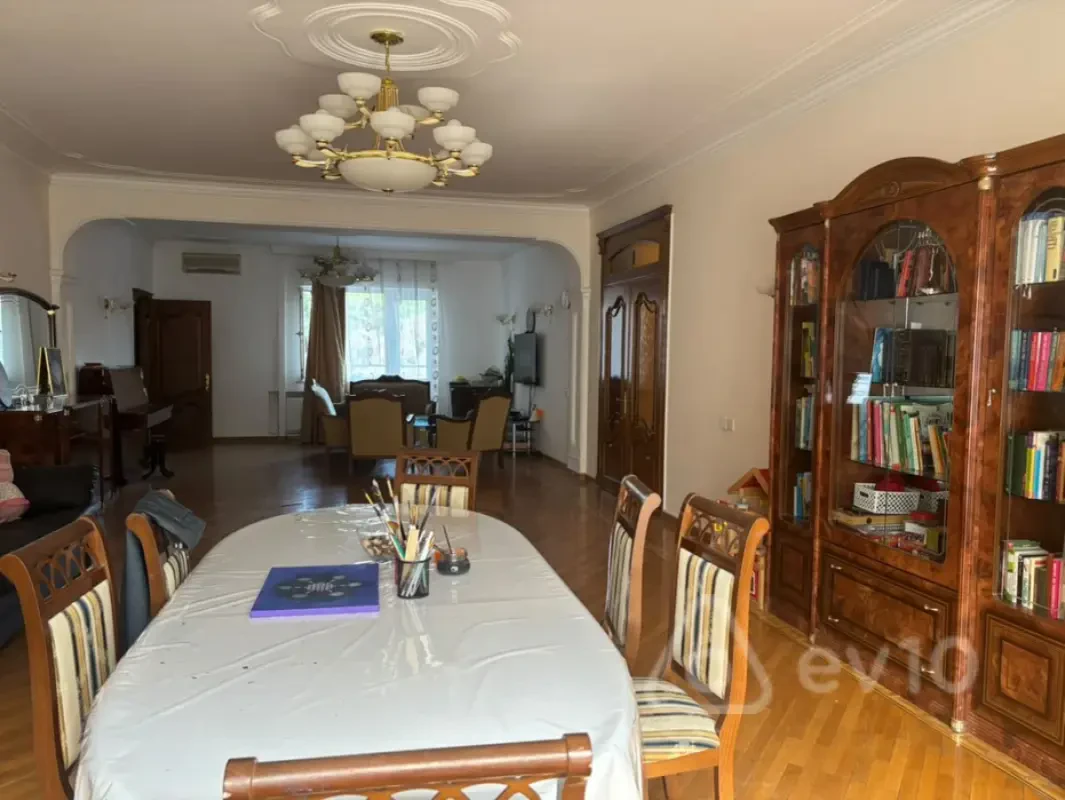 Kirayə verilir 5 otaqlı yeni tikili 285 m²