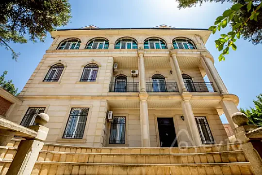 Kirayə verilir 7 otaqlı həyət evi 404 m² — Bakı, Səbail 7 otaq 404.00 m²