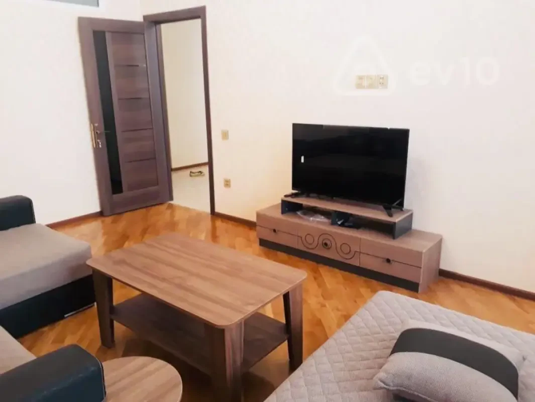 Kirayə verilir 2 otaqlı yeni tikili 75 m²