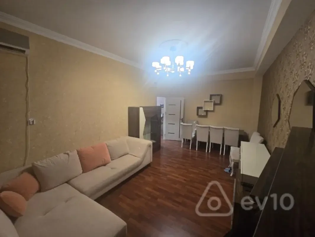 Kirayə verilir 3 otaqlı yeni tikili 80 m²