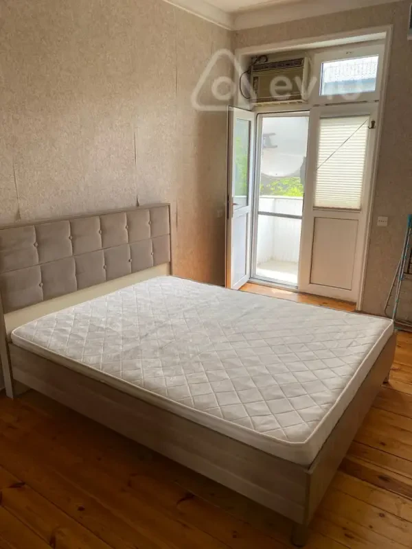 Kirayə verilir 3 otaqlı köhnə tikili 70 m²