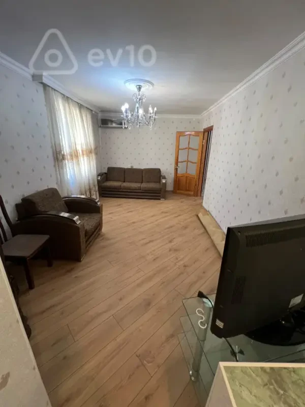 Kirayə verilir 2 otaqlı köhnə tikili 35 m²