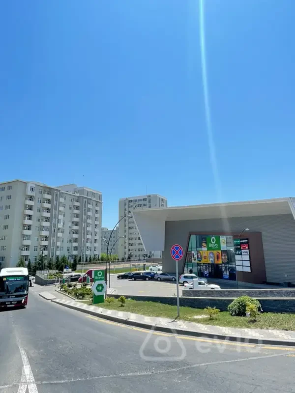 Kirayə verilir 2 otaqlı yeni tikili 70 m²