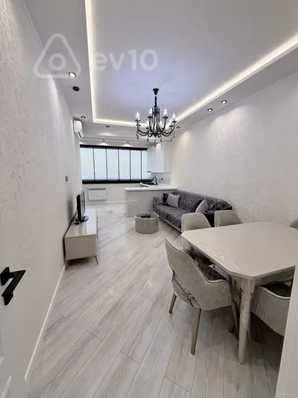 Kirayə verilir 2 otaqlı yeni tikili 70 m²