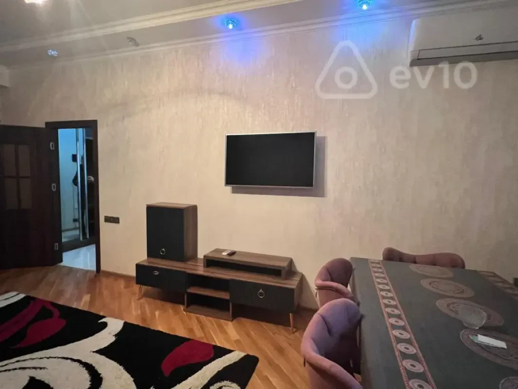 Kirayə verilir 2 otaqlı yeni tikili 90 m²