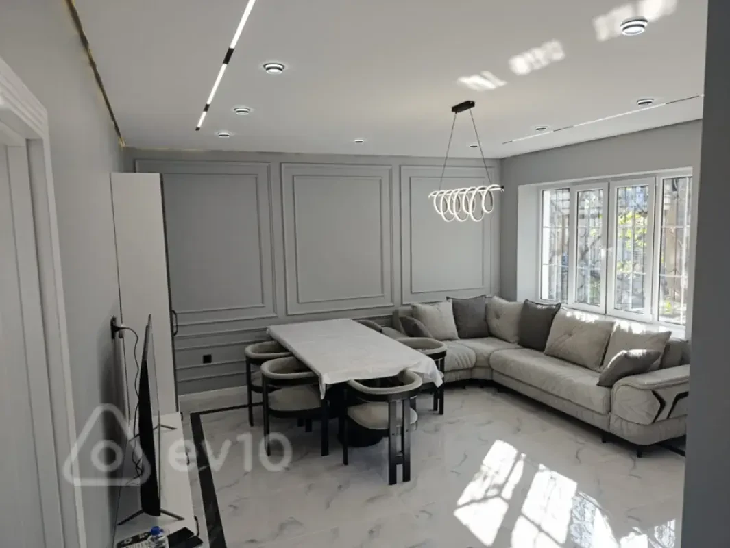 Kirayə verilir 3 otaqlı köhnə tikili 70 m²