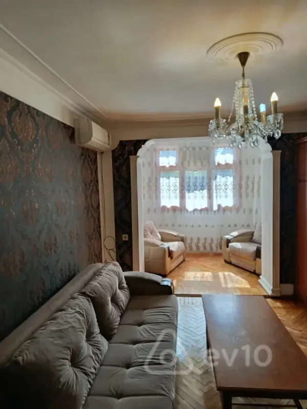 Kirayə verilir 3 otaqlı köhnə tikili 80 m²