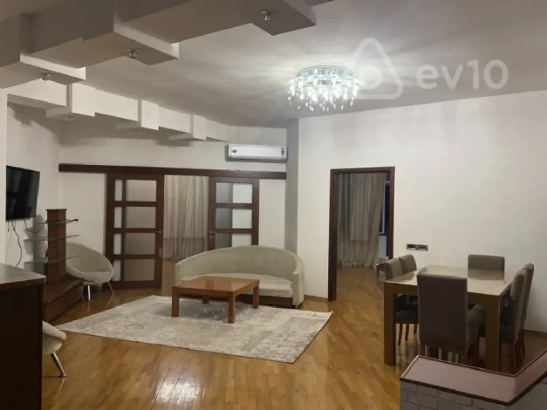 Kirayə verilir 3 otaqlı yeni tikili 110 m²