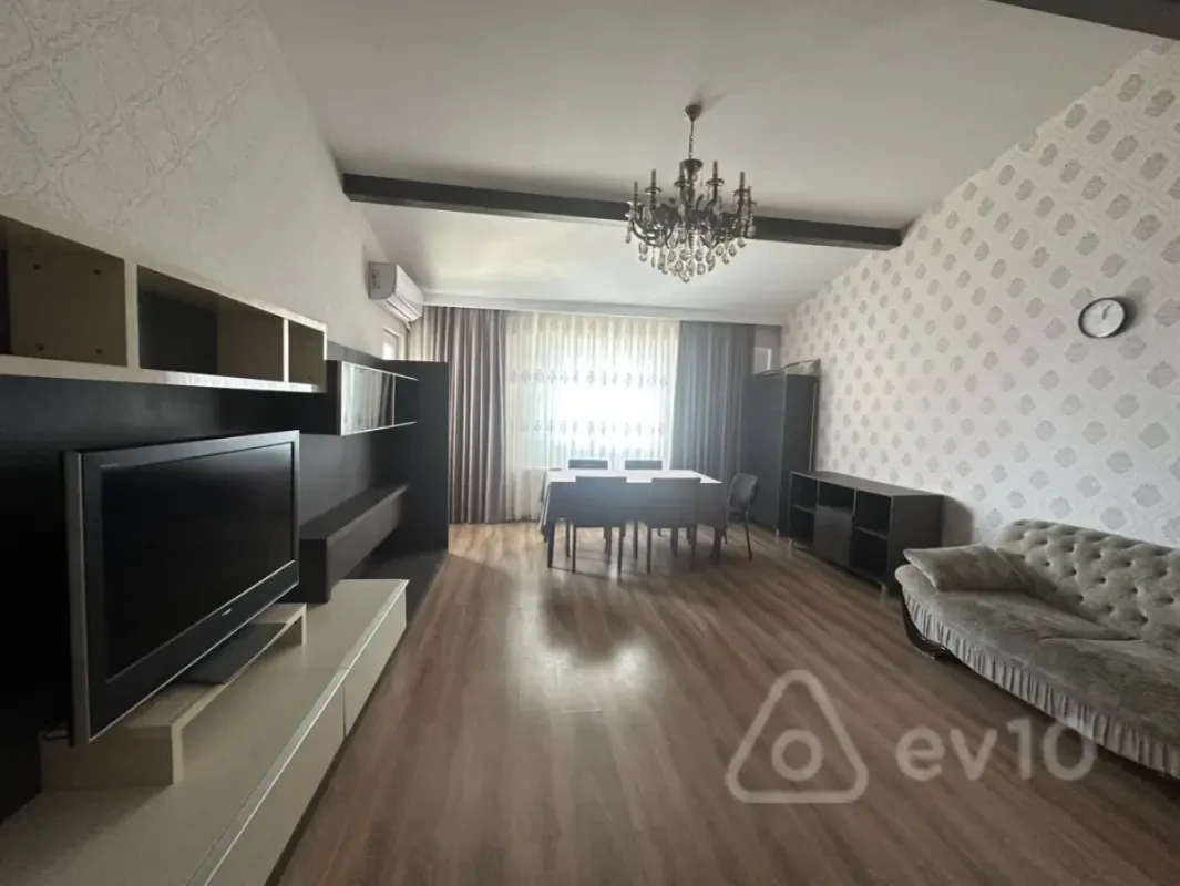 Kirayə verilir 2 otaqlı yeni tikili 90 m²
