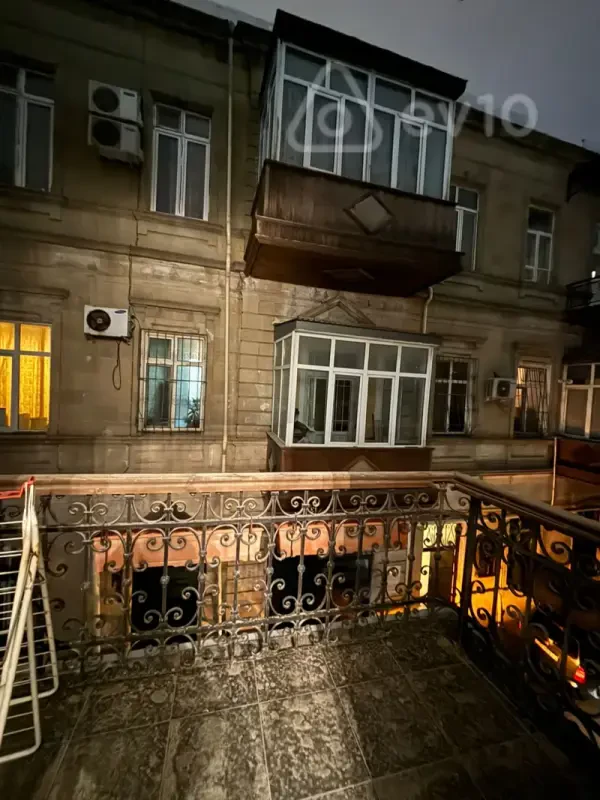 Kirayə verilir 3 otaqlı köhnə tikili 80 m²