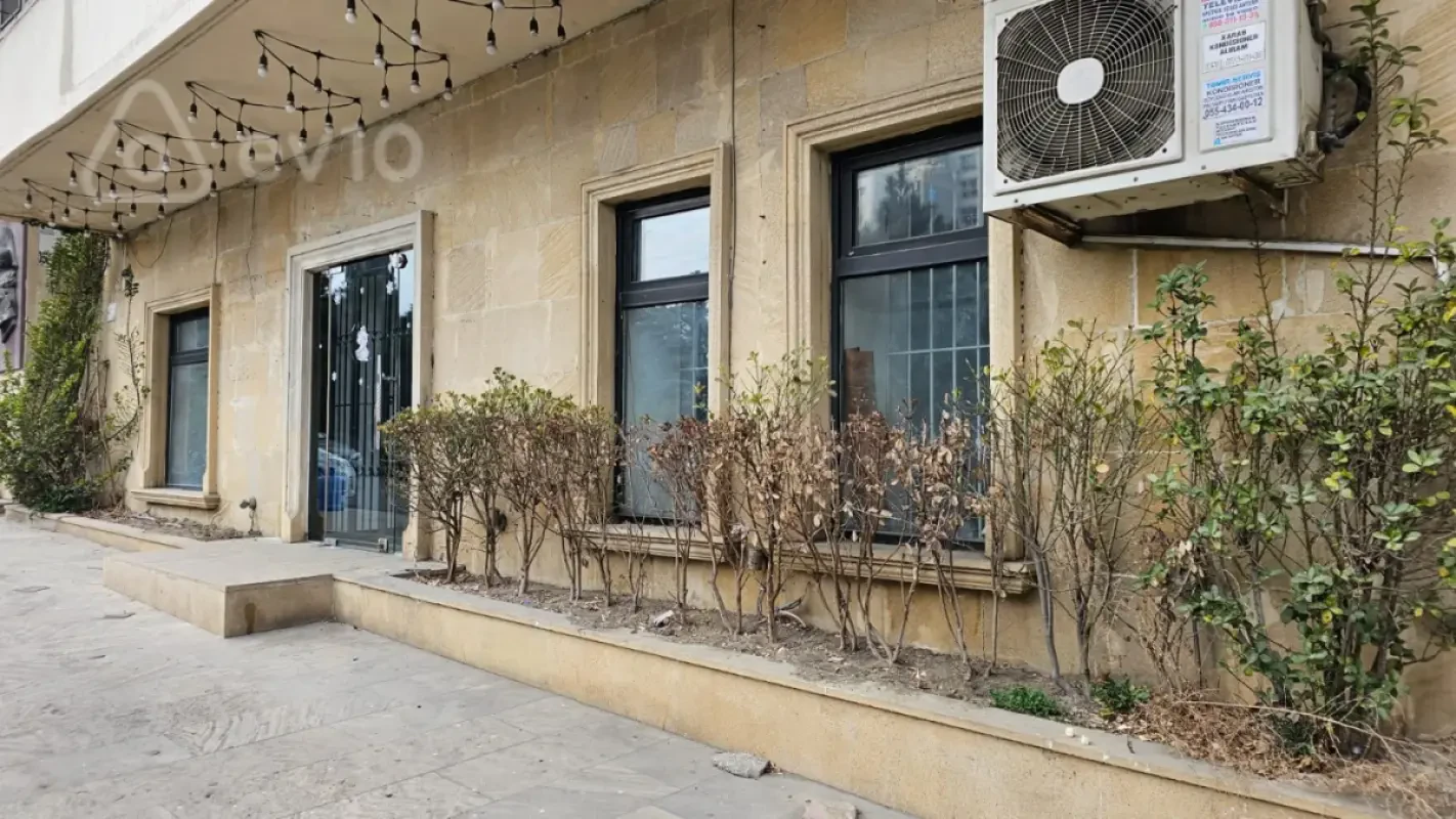 Kirayə verilir mənzil 140 m²