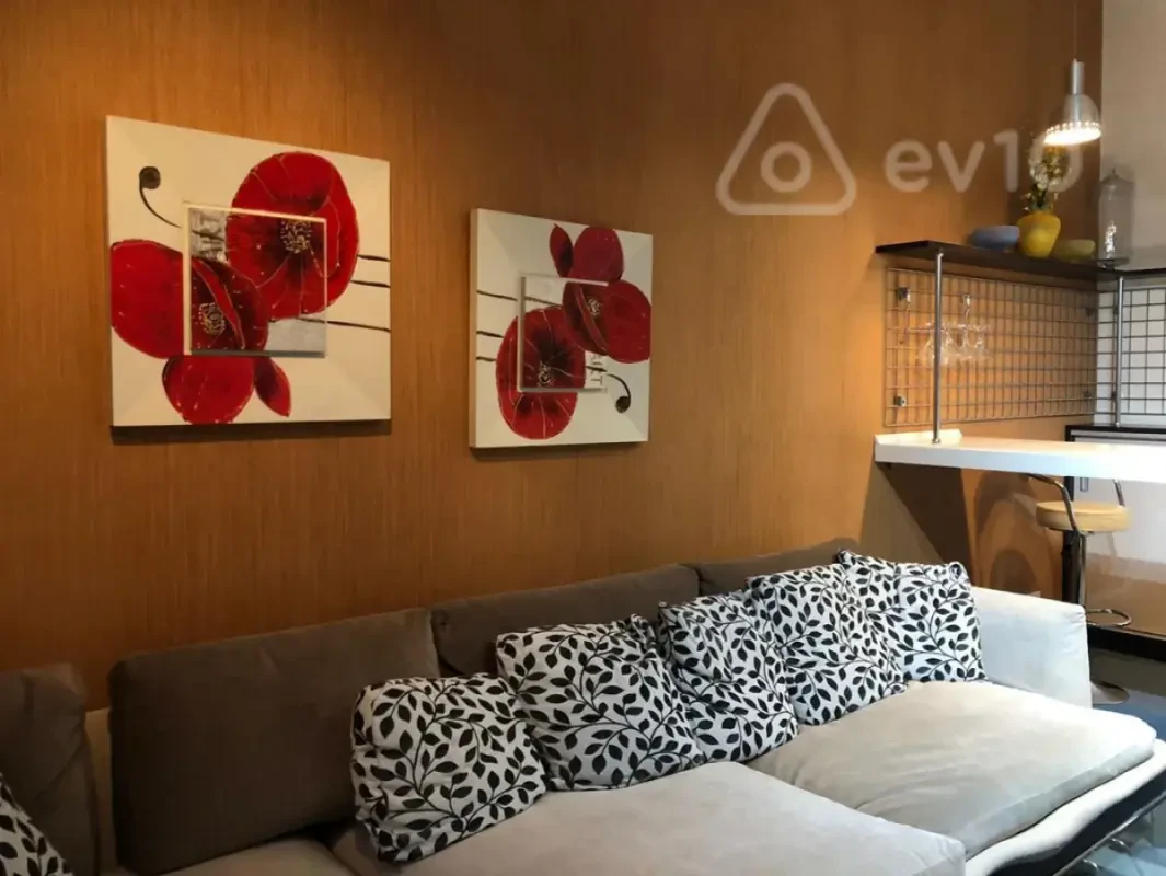 Kirayə verilir 3 otaqlı köhnə tikili 90 m²