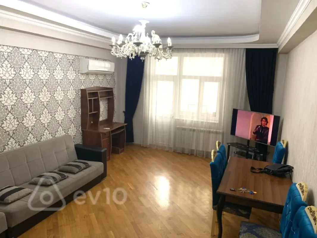 Kirayə verilir 3 otaqlı yeni tikili 100 m²