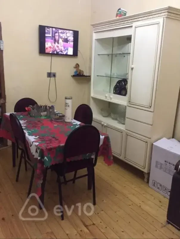 Kirayə verilir 2 otaqlı köhnə tikili 55 m²