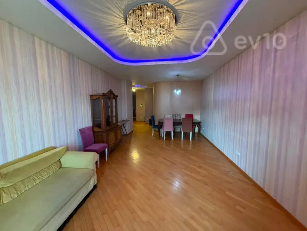 Kirayə verilir 2 otaqlı yeni tikili 96 m²