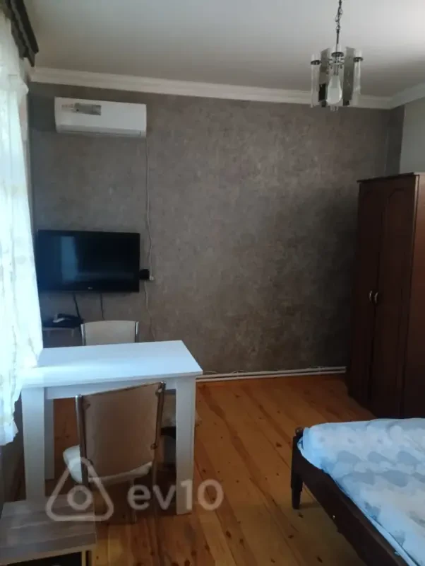 Kirayə verilir 1 otaqlı həyət evi 30 m²