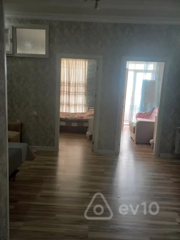 Kirayə verilir 3 otaqlı köhnə tikili 60 m²