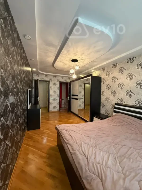 Kirayə verilir 3 otaqlı yeni tikili 140 m²
