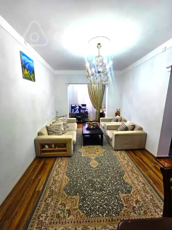 Satılır 2 otaqlı köhnə tikili 65 m²