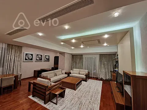 Kirayə verilir 4 otaqlı yeni tikili 215 m² — Bakı, Nəsimi 4 otaq 215.00 m²