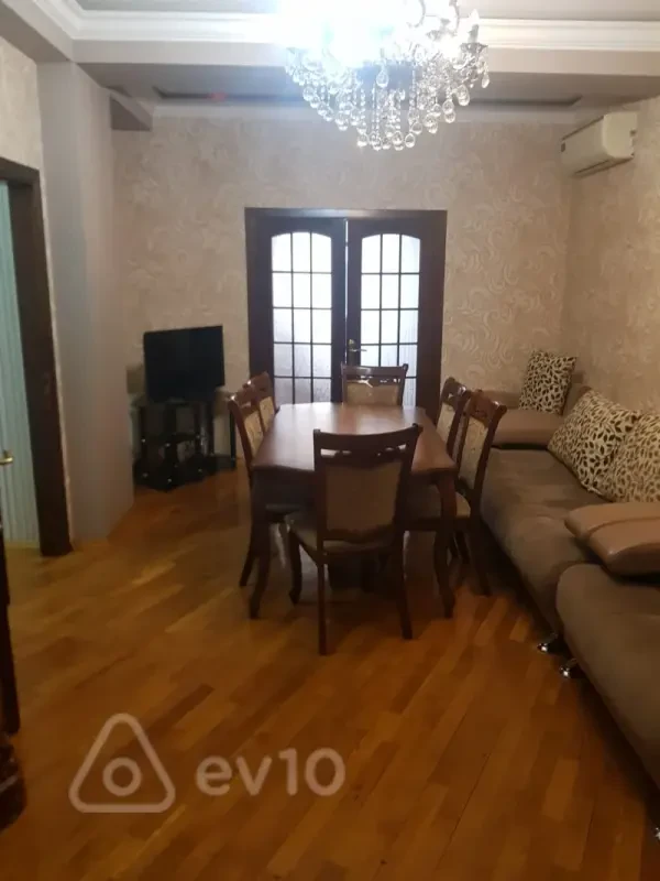Kirayə verilir 2 otaqlı yeni tikili 90 m²
