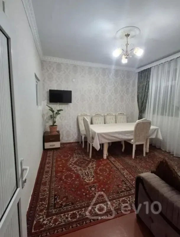 Satılır 4 otaqlı köhnə tikili 189 m²