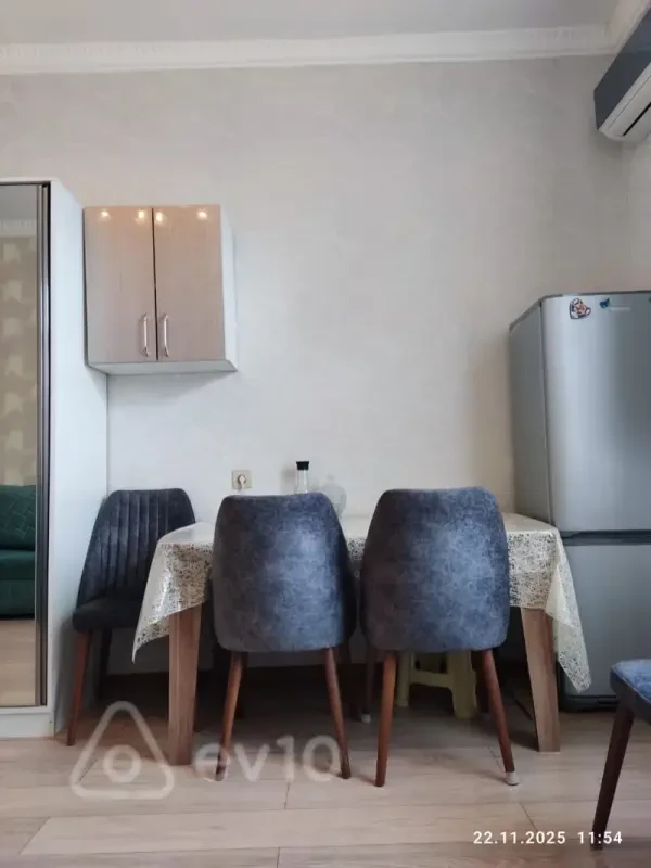 Satılır 1 otaqlı köhnə tikili 25 m²