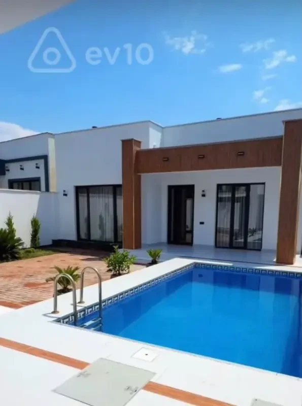 Satılır 4 otaqlı həyət evi 150 m²