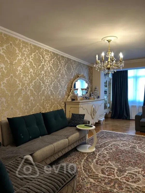 Satılır 2 otaqlı köhnə tikili 52 m²