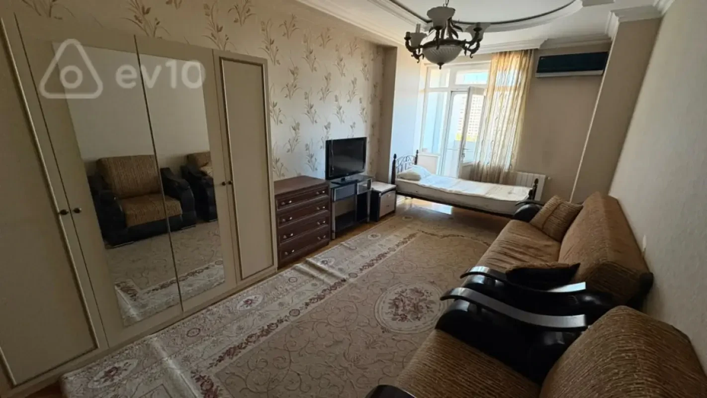 Kirayə verilir 2 otaqlı yeni tikili 75 m²