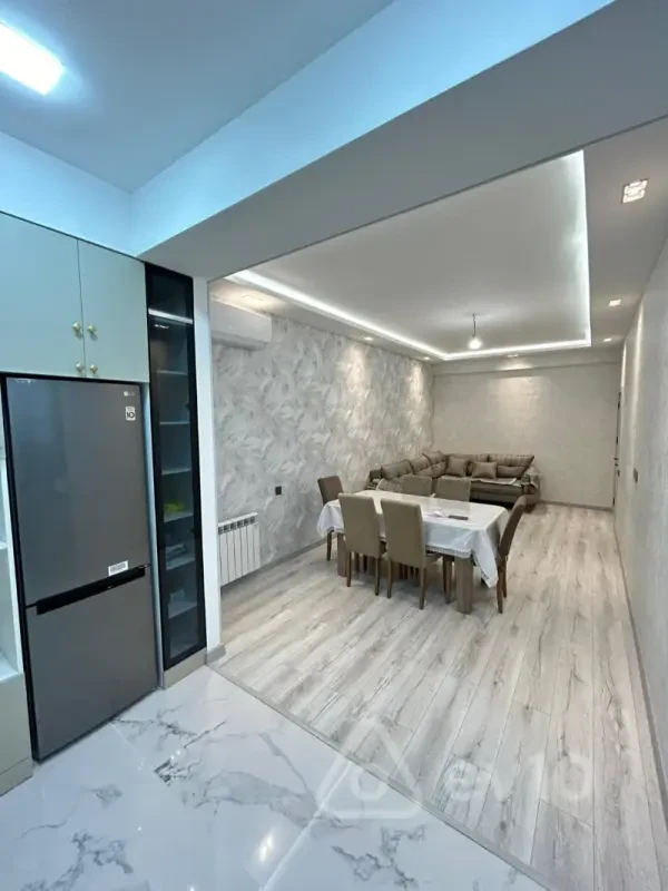 Kirayə verilir 2 otaqlı yeni tikili 75 m²